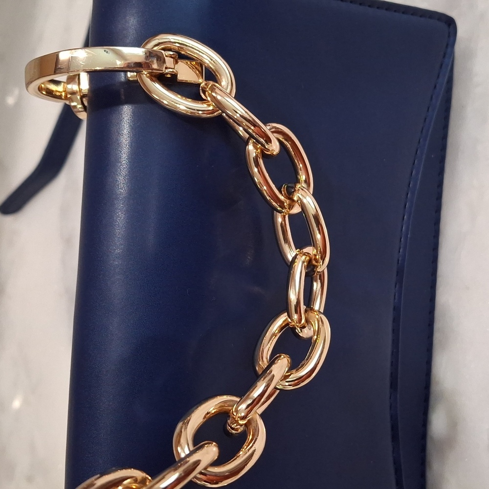 Chain Handbag - Picture 13 of 15
